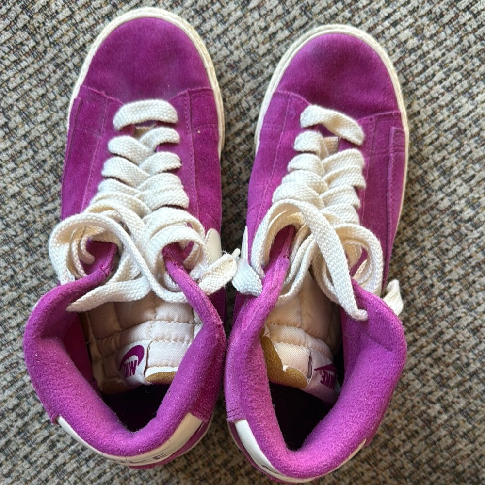 Nike  Fuchsia High-Top Sneakers